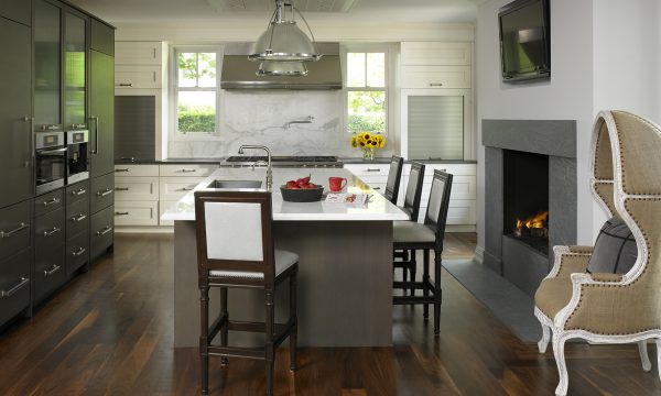 Walnut_engineered_wood_flooring_Kitchen